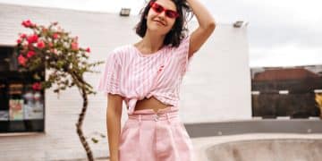 A girl using Summer 2026 Outfit Ideas.